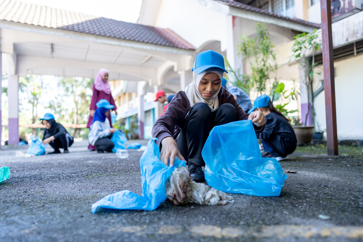 Picking waste
