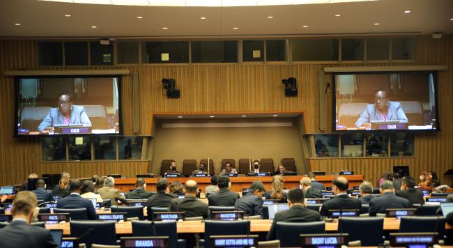 Chair Macintosh in plenary