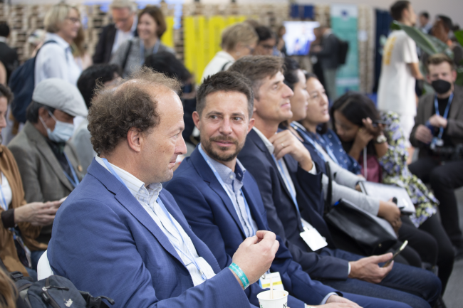 Observers during the event